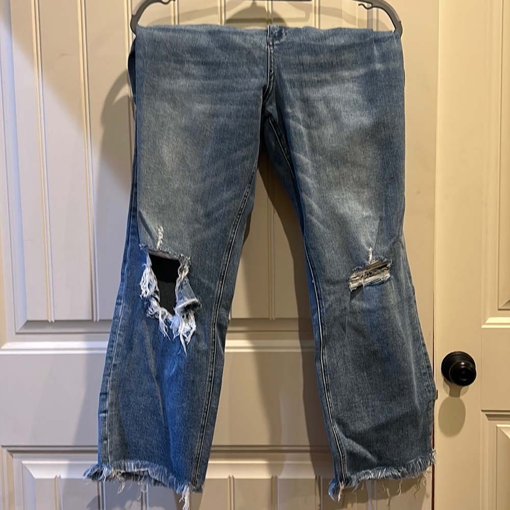 Vervet distressed jeans with tags